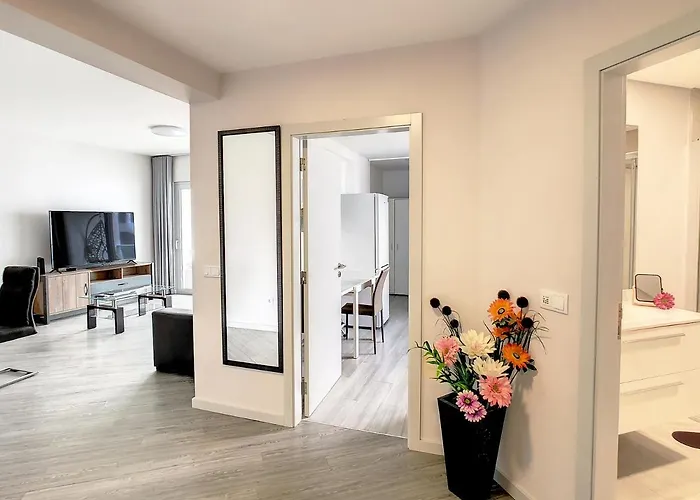 Rainbow By Lovelystay דירה פונשל